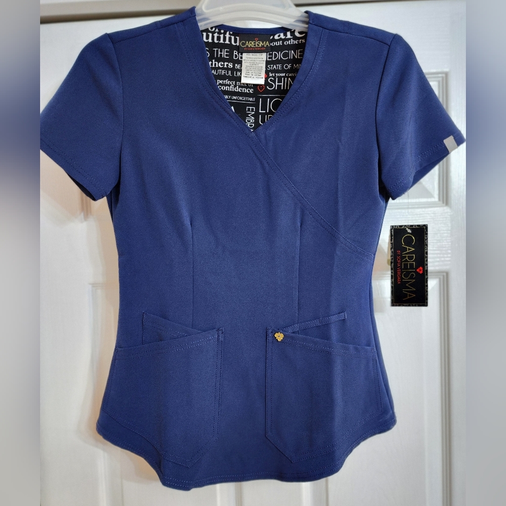 Careisma By sophia vergara Scrub Top. Navy Size XS. NWT. (A18)